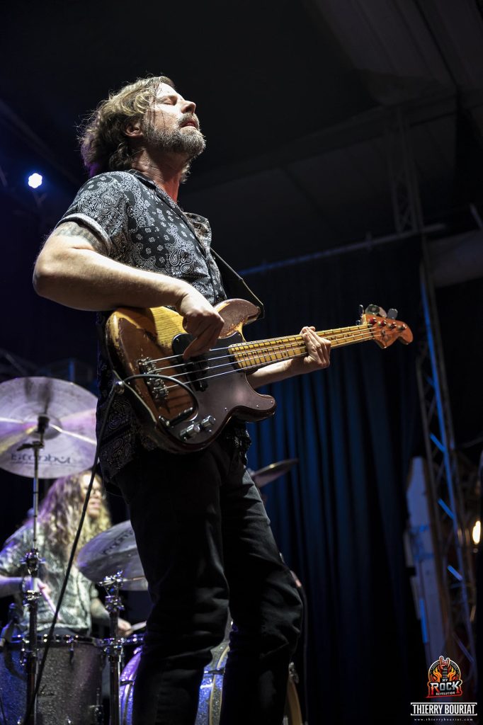Dylan Wilson à la basse - Richie Kotzen