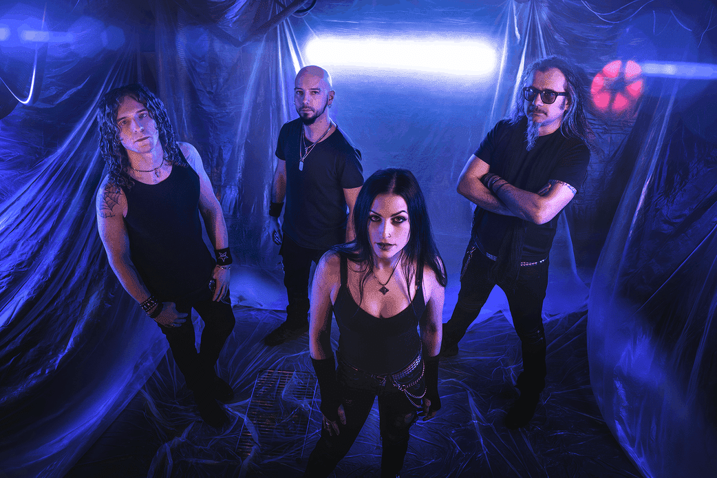 HELL-IN-THE-CLUB avec Tezzi Personn, chanteuse du groupe