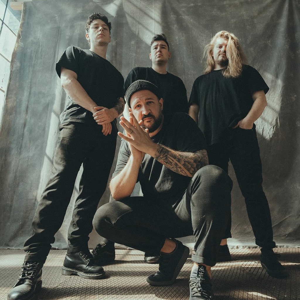 Senna dévoile "Drunk Dial Anthem”, nouvel extrait de leur premier album Stranger To Love