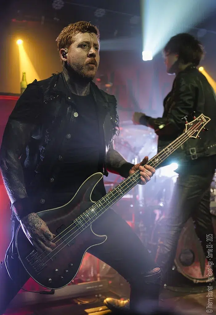 Matt Cox, basse - The Raven Age