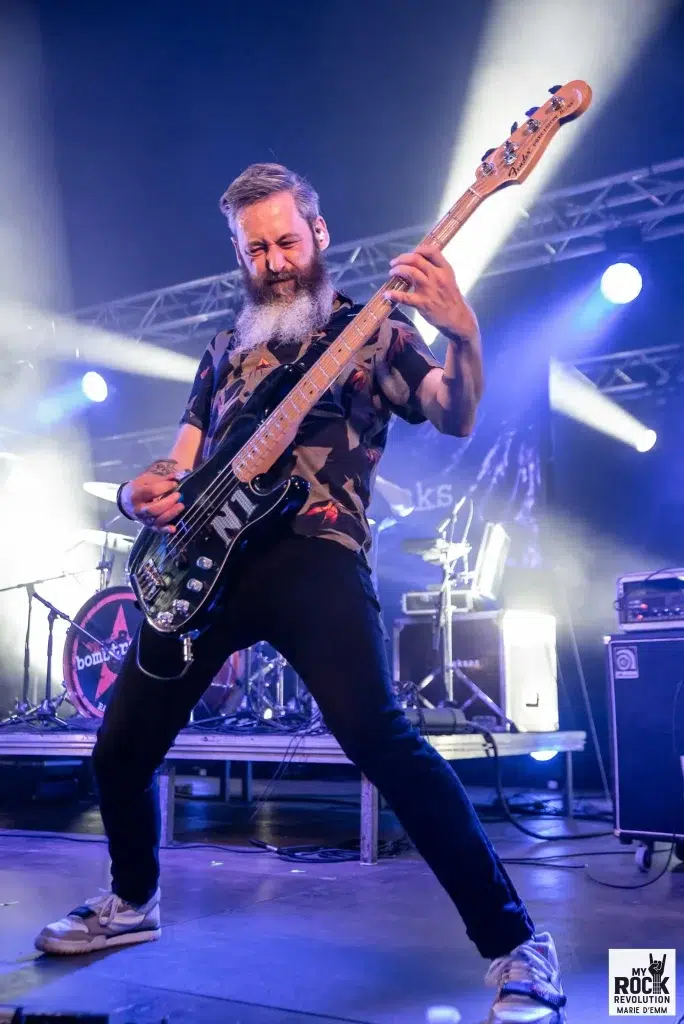 BOMBTRACKS _ Jérôme et sa basse surpuissante