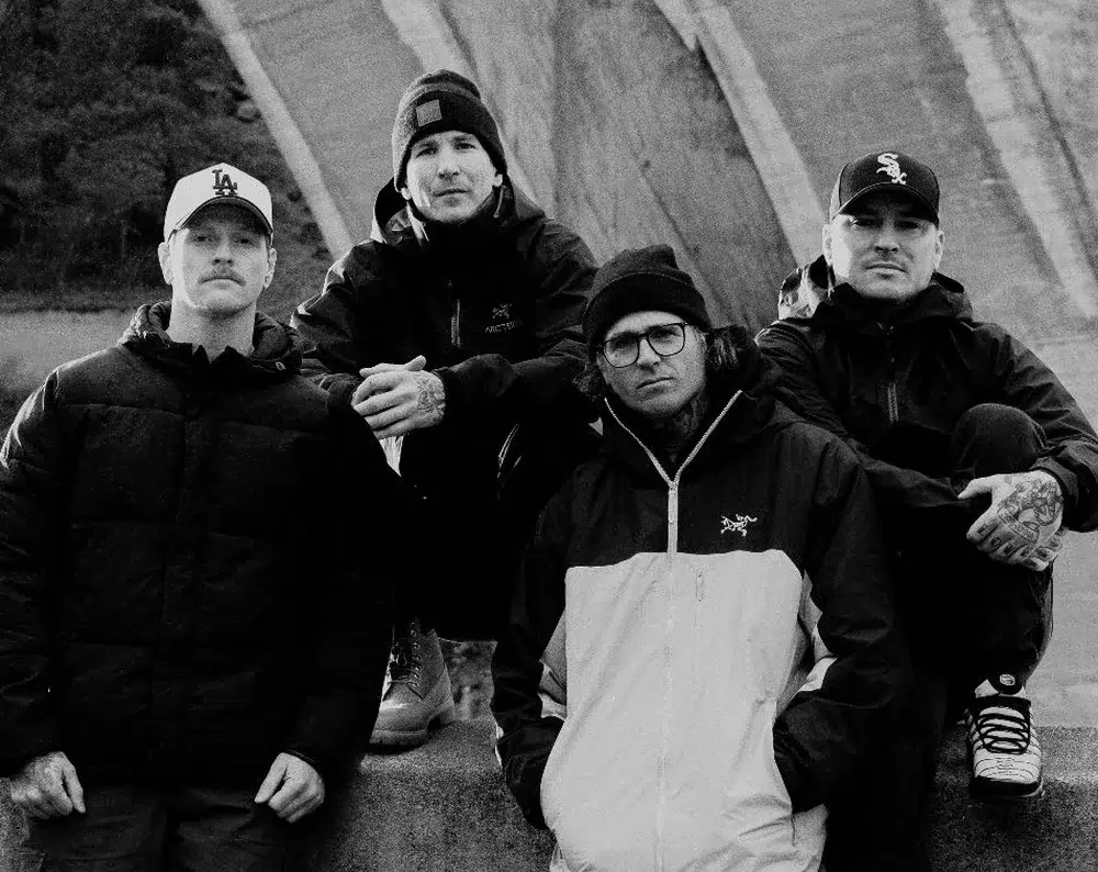 amity_group_bw_1000x794 New line-up _ The Amity Affliction