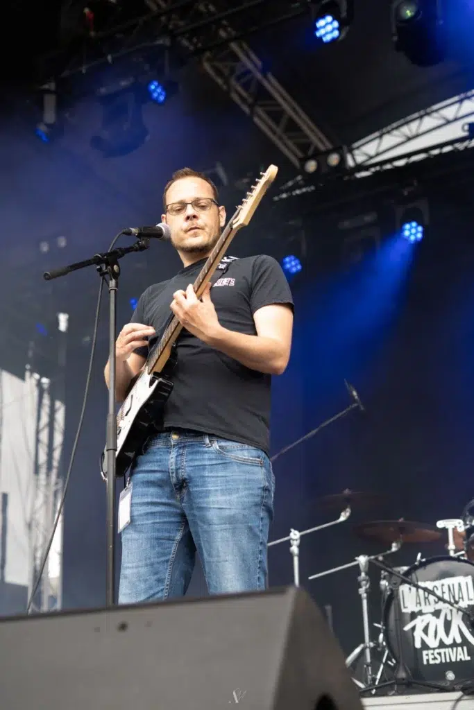 guitariste-kapsules-concert-arsenal-2025