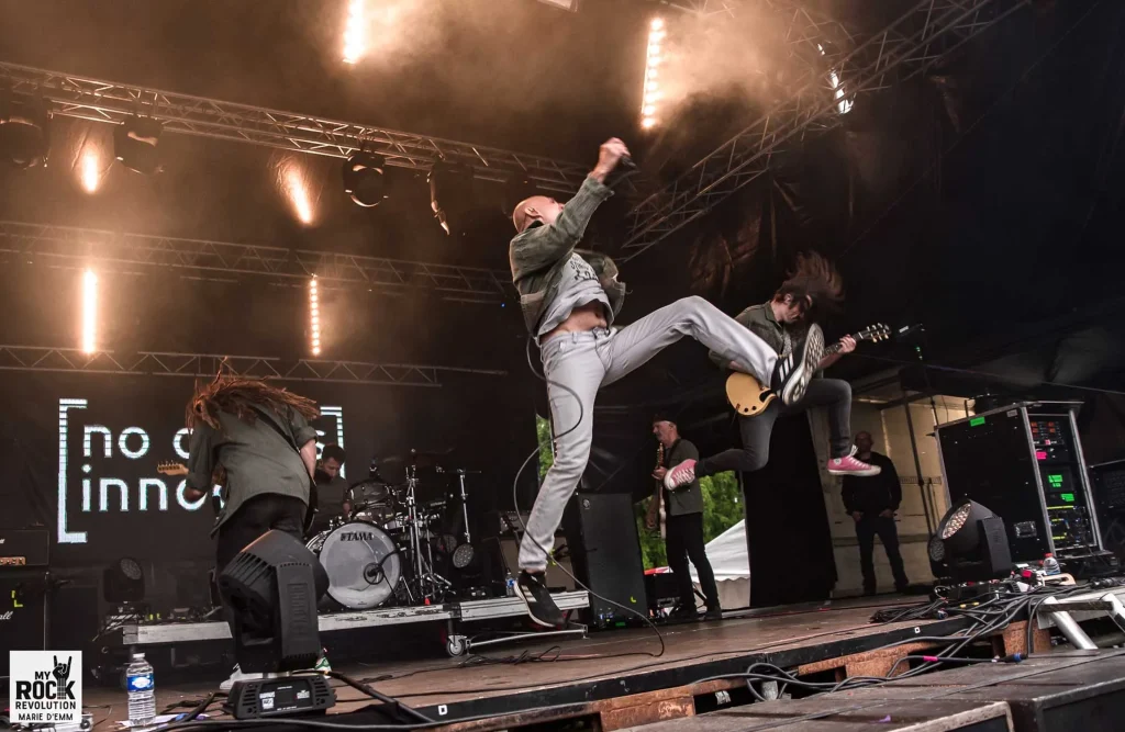 Kémar de No One Is Innocent survolté sur la scène de l'Ardenn'Rock 2025