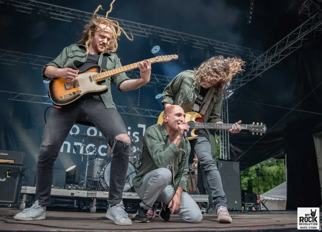 Kémar, Fred Mariolle et Marceau Ranoux aux guitares _ No One Is Innocent _ Ardenn'Rock 2025