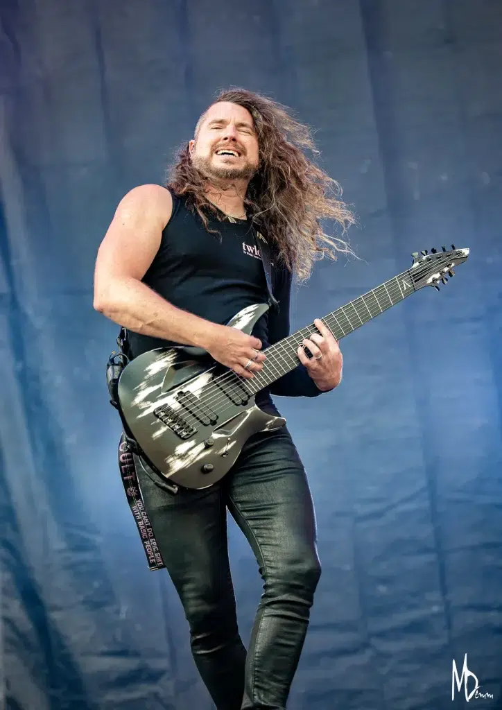 Mark Vollelunga (guitariste de Nothing More) – performance intense au Heavy Week-End 2025