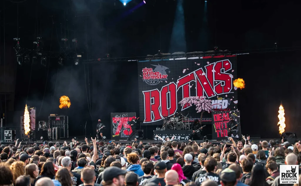 Plan d’ensemble de Rise Of The Northstar captivant la scène du Heavy Week-End 2025