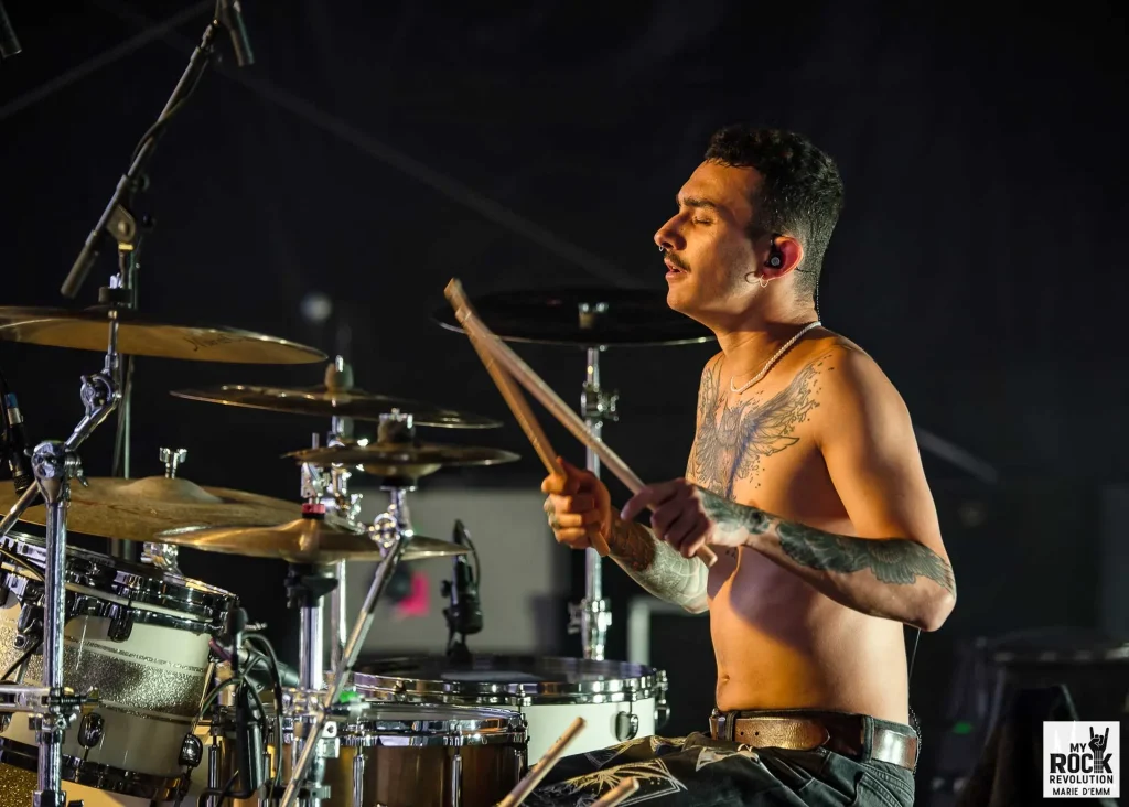 Marvyn Palmeri à la batterie avec Sidilarsen – Ardenn’Rock 2025