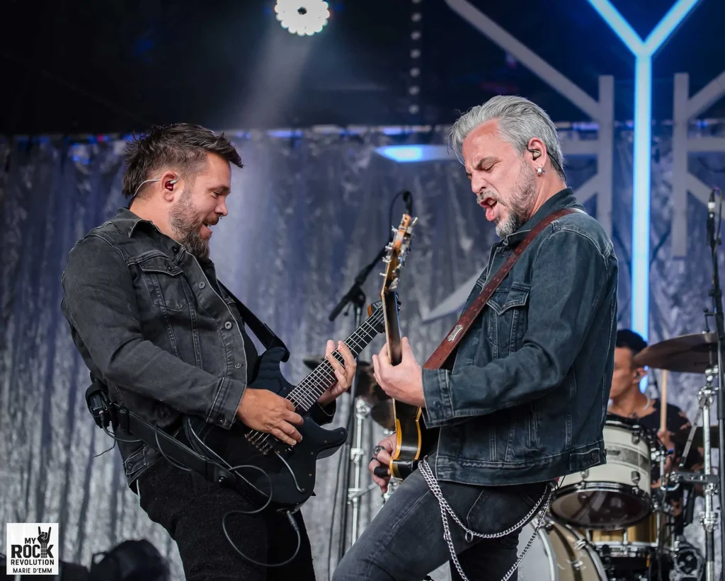 Benben et Viber en duo guitare avec Sidilarsen à l’Ardenn’Rock