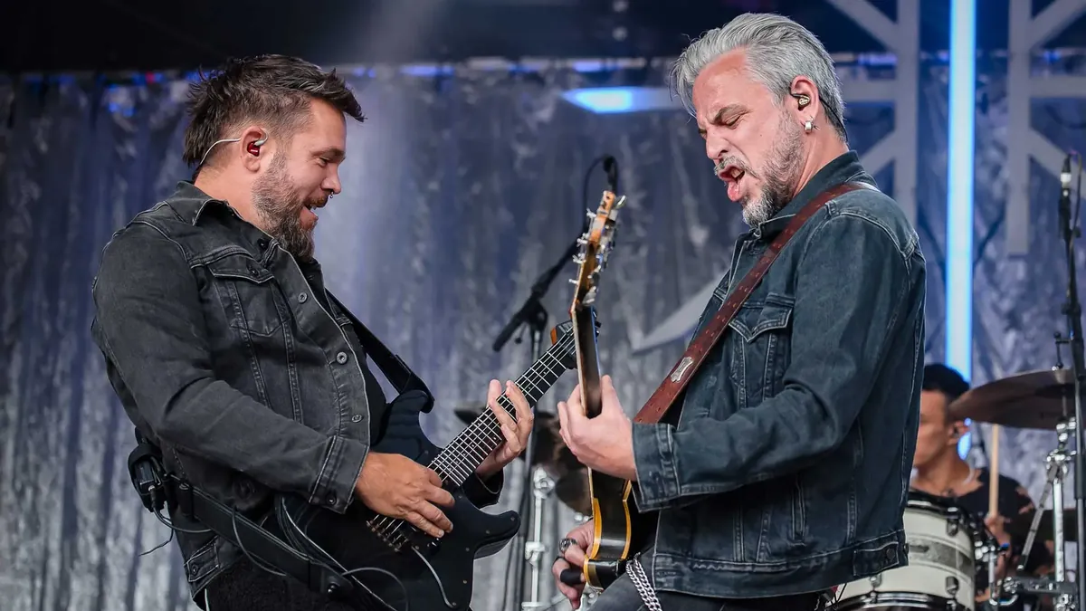 Benben et Viber en duo guitare avec Sidilarsen à l’Ardenn’Rock