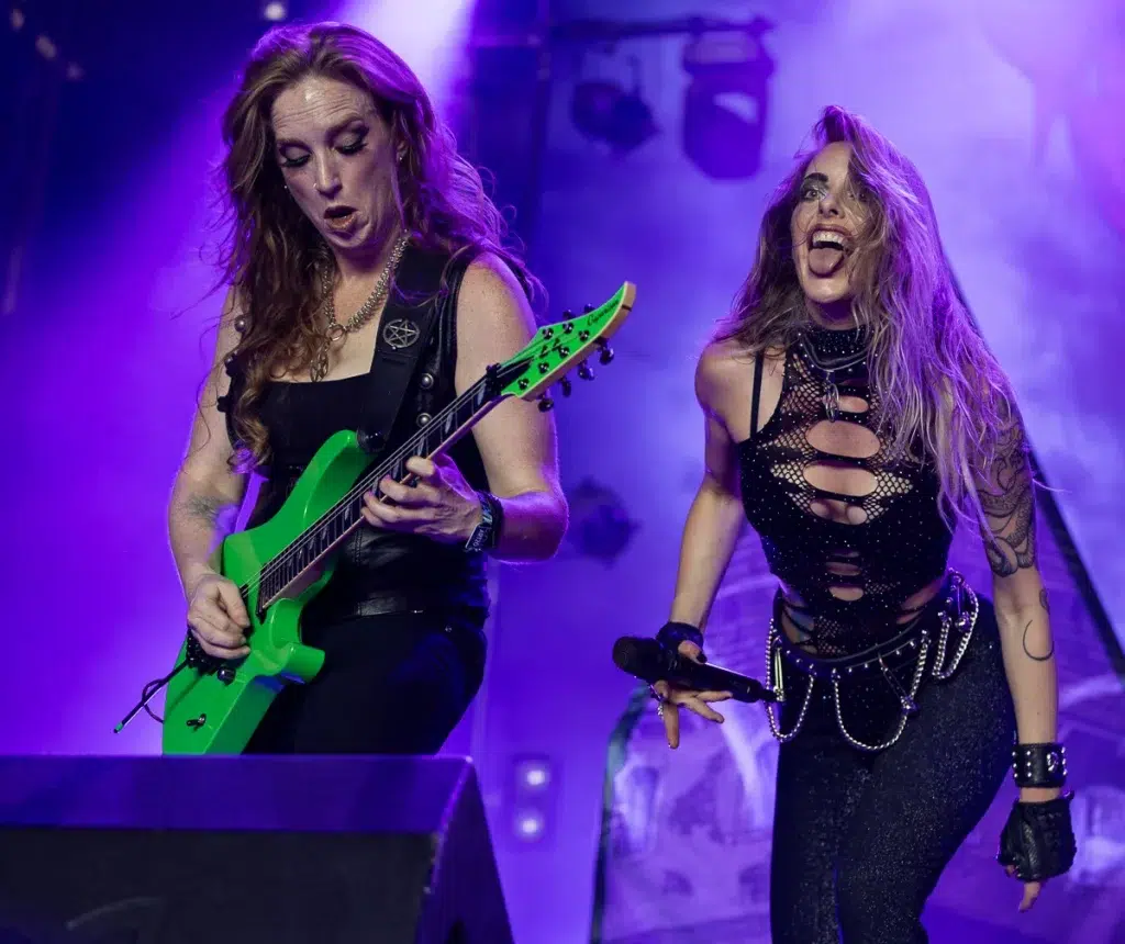 Burning Witches -Laura & Courtney Cox - on stage Hellfest 2025