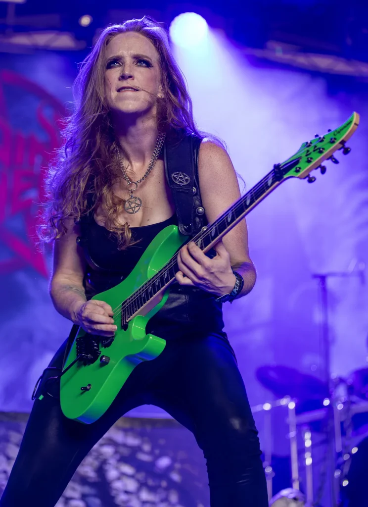 Burning Witches - Courtney Cox - Guitare - Hellfest 2025