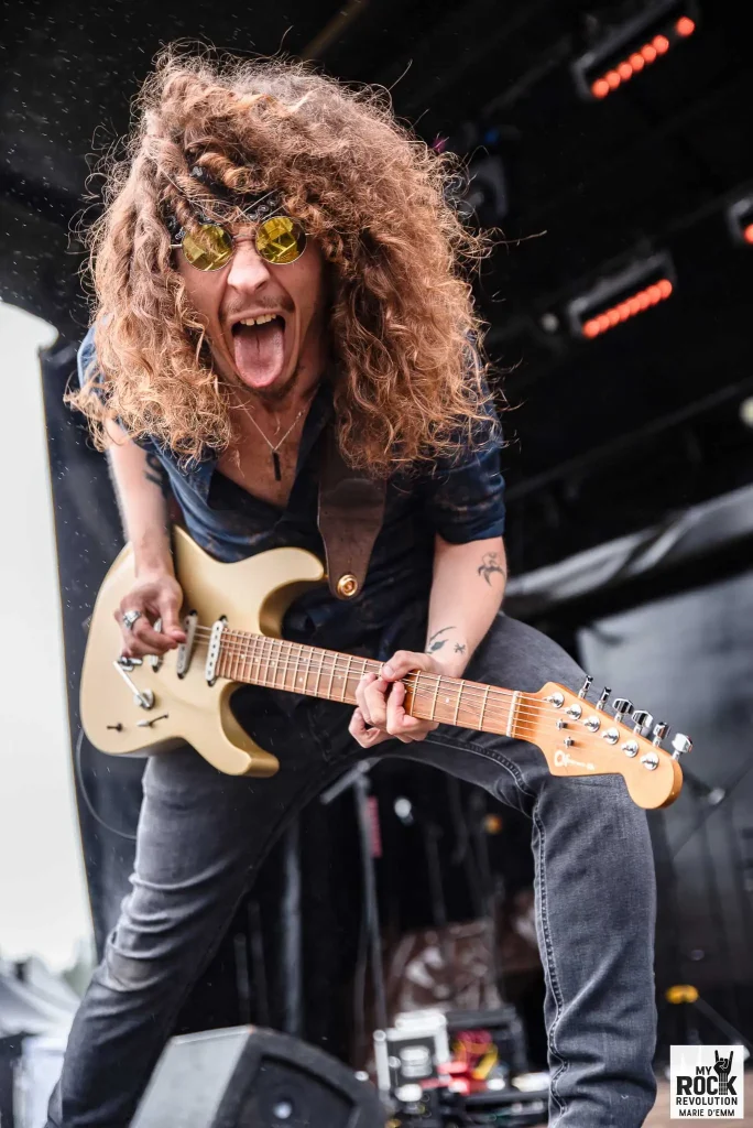 Geoffrey, guitariste de Jewly, live à Ardenn Rock