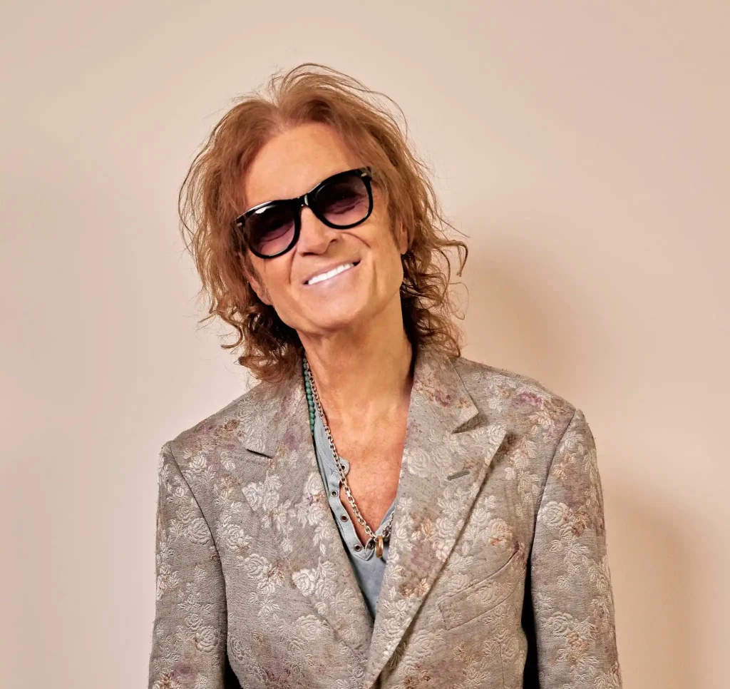 GLENN HUGHES News/ Nouveau single et lyric vidéo "Voice In My Head"