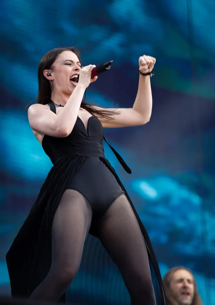 Jennifer Haben _ Beyond the Black - Hellfest 2025 _ metal symphonique