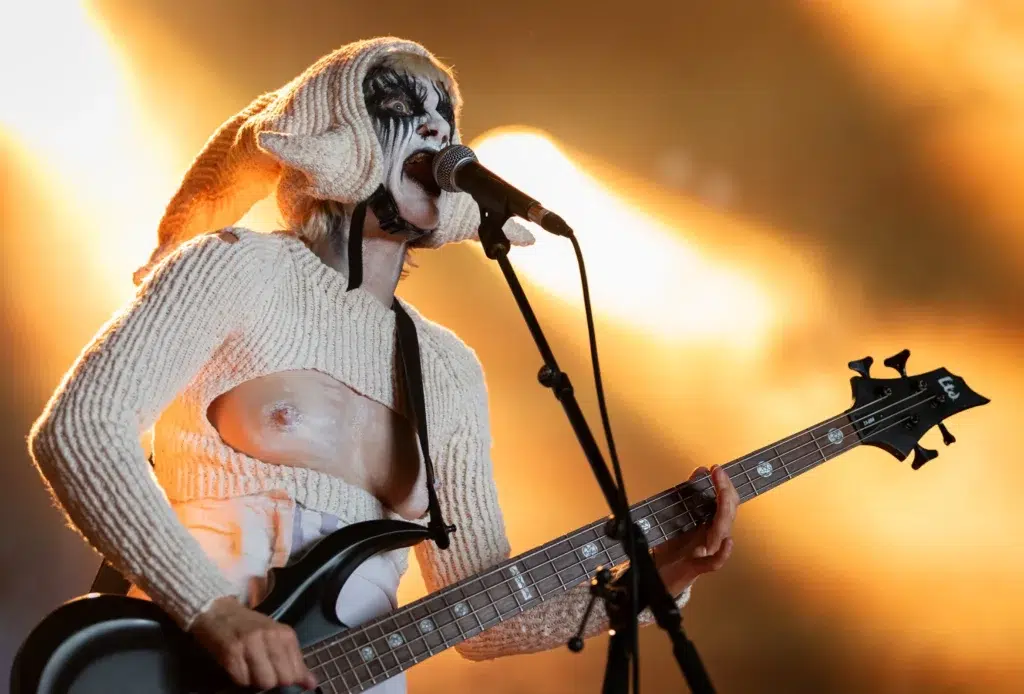 Victoria Røising (bass, vocals) - Witch Club Satan _ Hellfest 2025