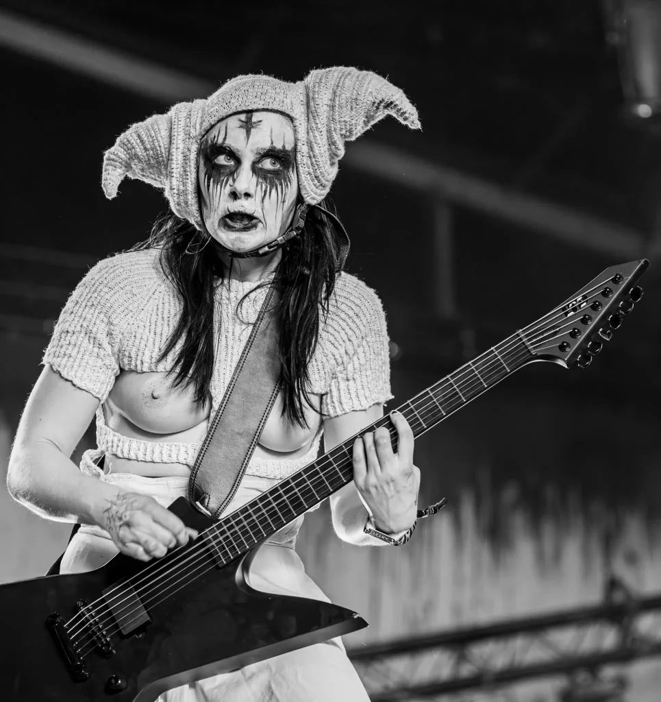 Jour 3 - Nikoline Spjelkavik - Witch Club Satan
