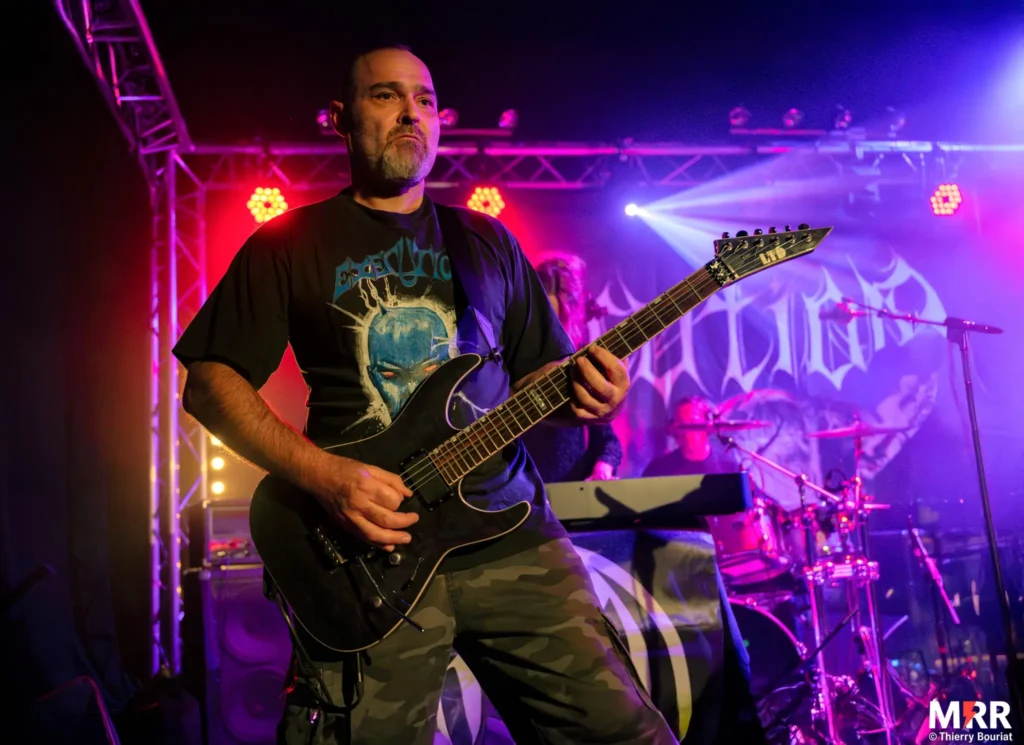 Guitariste de Execution sur scène en concert au Salem 2025