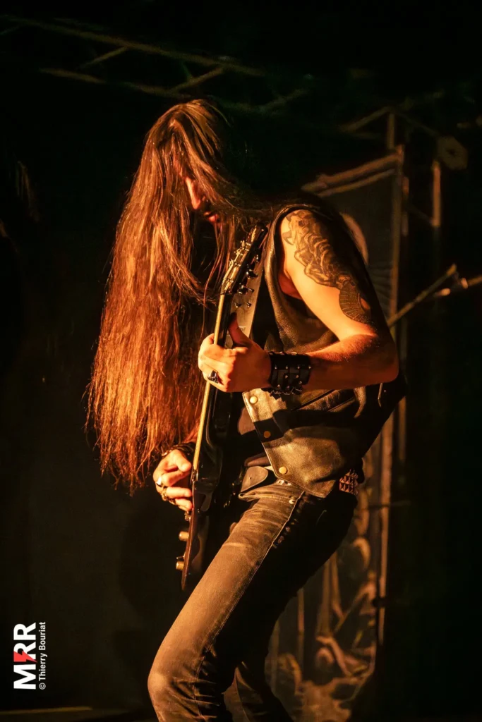 Guitariste de Oppression sur scène en live au Salem 2025