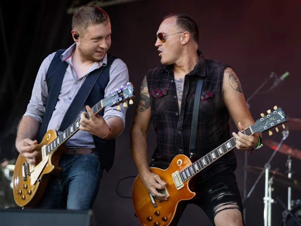 Dirty Dogz - duo de guitares