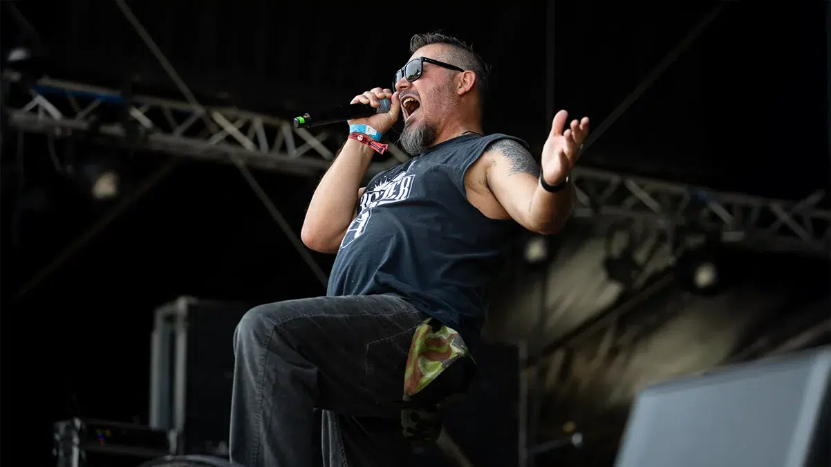 Overcharger- Basty au chant _ Festival 666 jour 2