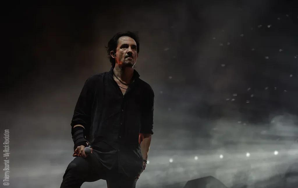 Joe Duplantier _ Gojira _Tour 2025 _ Arkéa Arena de Bordeaux _ image 9
