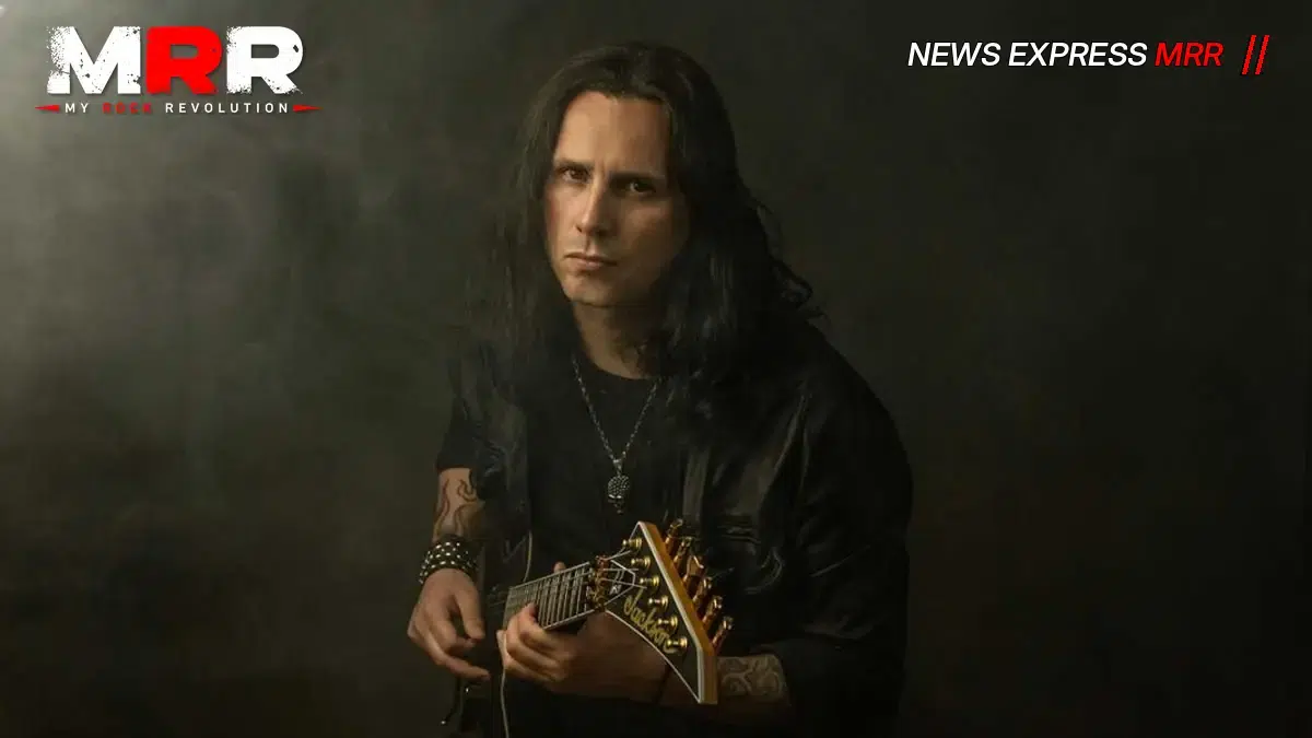 Gus G. avec sa guitare après son arrivée dans King Diamond